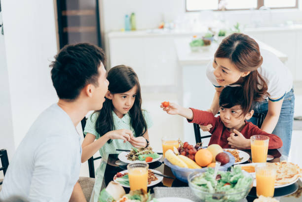 istock Healthy meal together 1009130082