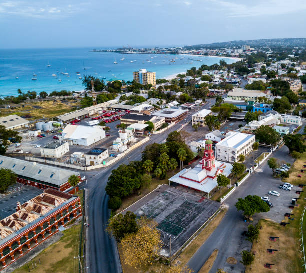 vista aérea de la bridgetown-capital de barbados - barbados fotografías e imágenes de stock