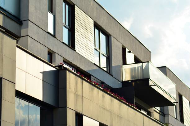 istock Facade of a modern apartment building 1009147956