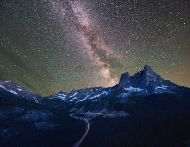 istock Liberty Bell and Kangaroo Ridge with Milky Way and Mars, Washington State 1009229478