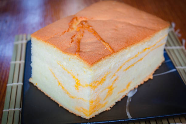 istock Popular Taiwanese styled sponge cake, Taiwanese fluffy egg sponge cake. 1009266876