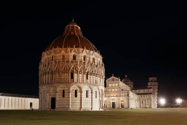 istock Leaning tower cathedral in Pisa night 1009276784
