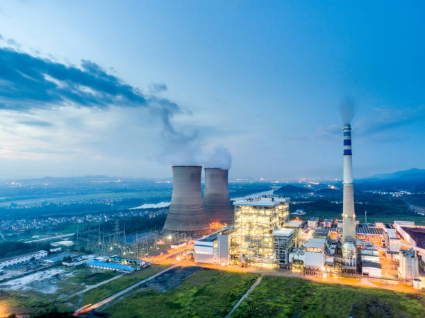 istock Night scene of thermal power plant 1009356098