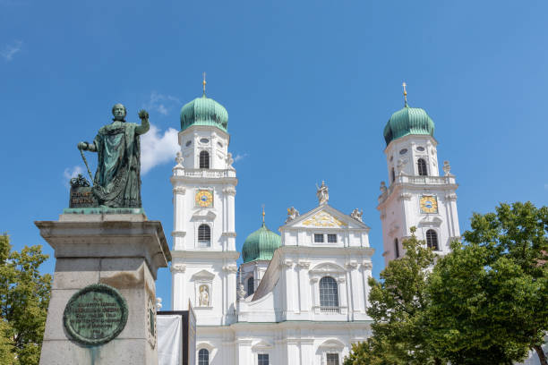istock Cathedral of Passau 1009456458