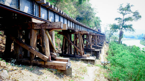 смерть железнодорожного моста tham krasae - burma railway стоковые фото и изображения