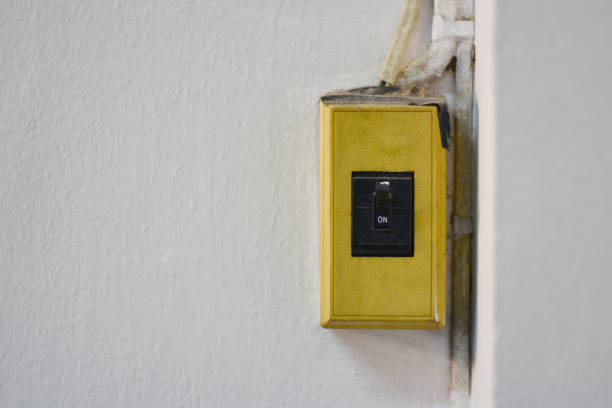 istock old circuit breaker on-off 1009524318