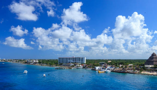 istock Panoramic View of Port at Cozumel 1009550420