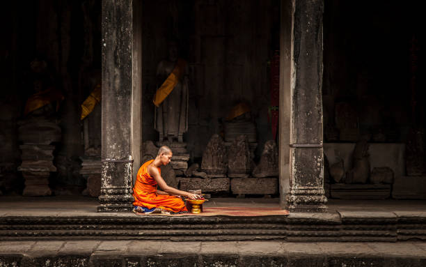 アンコール ワット寺院の僧侶 - cambodia monk buddhism angkor wat ストックフォトと画像