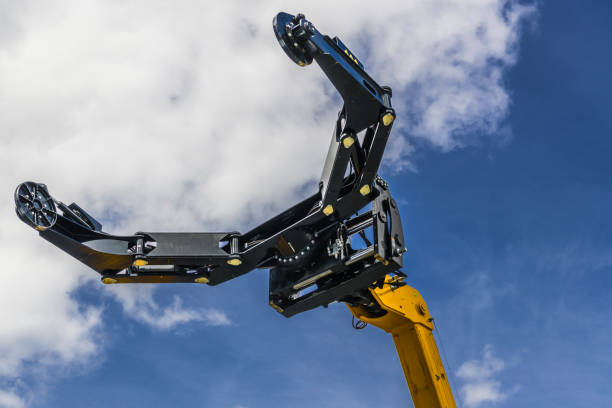 istock Hydraulic manipulator of automobile crane 1009584924