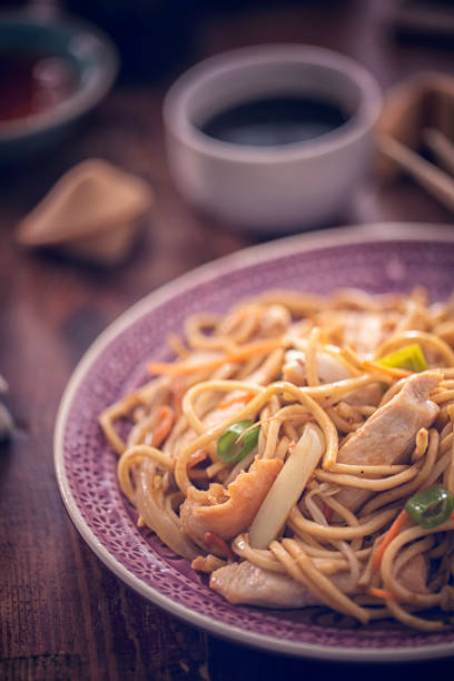 istock Spicy Kung Pao Chicken 1009589362
