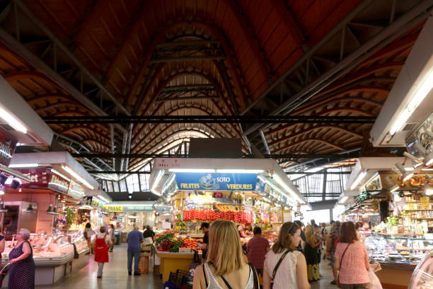 mercat de santa caterina - market stall spain fruit trading photos et images de collection