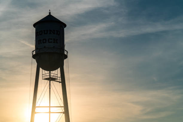 istock Round Rock Texas - Water Tower Silhouette 1009730424