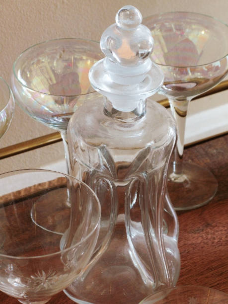 istock Liquor Glass Set on a Liquir Cart 1009782084