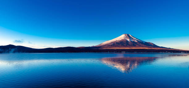 istock Mt. Fuji at dawn and Lake Yamanaka 1009787704