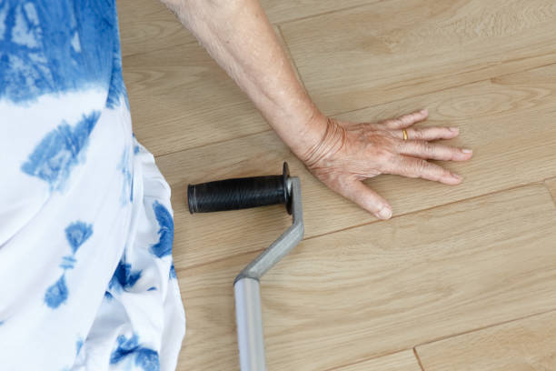 istock Elderly woman falling down at home ,hearth attack. 1009803372