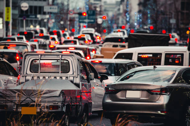 istock Cars and roads 1009828088