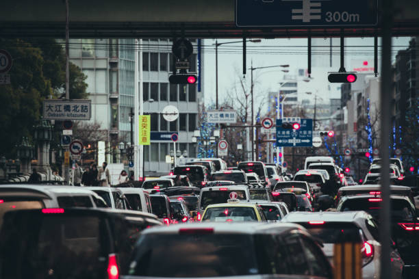 istock Cars and roads 1009828098