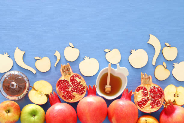 istock Rosh hashanah (jewish New Year holiday) concept. Traditional symbols. 1009838718