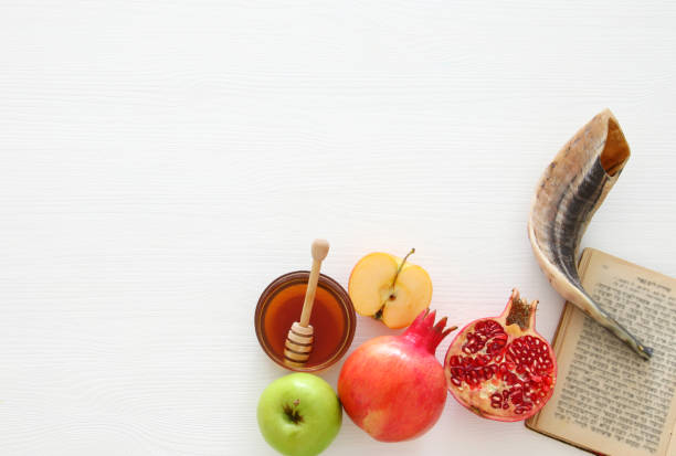istock Rosh hashanah (jewish New Year holiday) concept. Traditional symbols. 1009838750