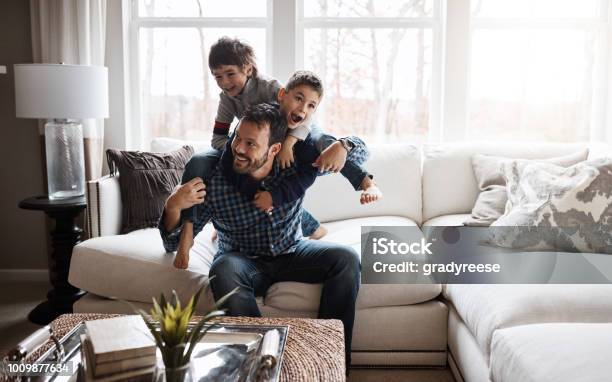 Glückliche Kinder Glückliche Familie Stockfoto und mehr Bilder von Familie - Familie, Vater, Das Leben zu Hause