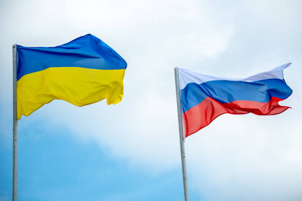 istock Ukrainian and Russian flag 1009888552