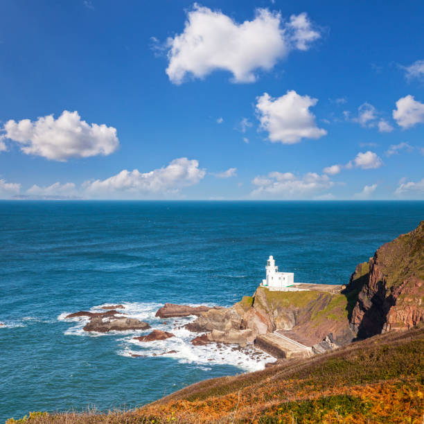 hartland point devon uk - hartland point lighthouse photos et images de collection