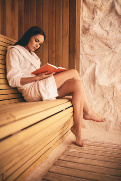 istock Young woman in spa center 1009909800