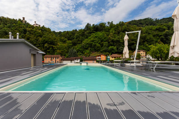 istock Outdoor swimming pool on the palace roof 1009913054