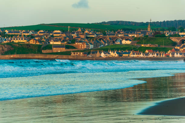 istock sunrises and sunsets over Cullen bay 1009922790