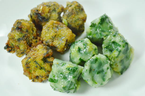 istock fried and steamed Guizhou or dumpling stuffed slice garlic chive 1010051070