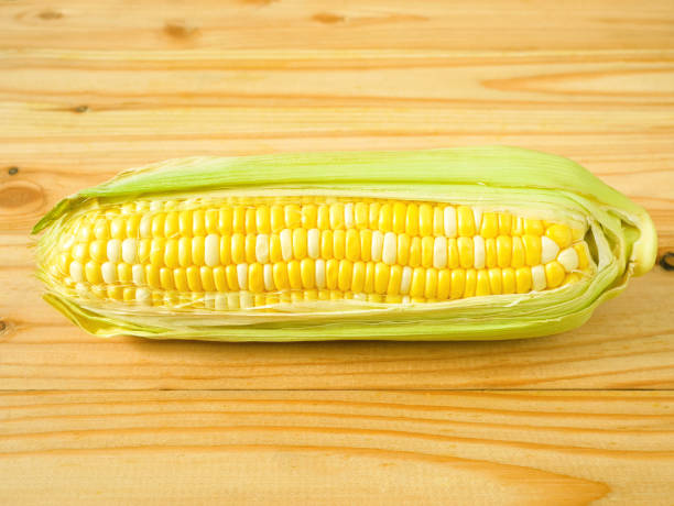 istock Ear of bicolor sweet corn 1010059874