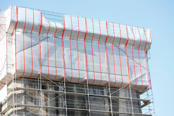 istock Air scare bunker, tarpaulin, construction site, scaffolding 1010068950