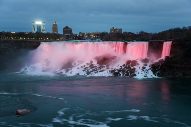 istock World Famous Niagara Falls at Dusk 1010074632
