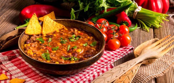 chile con carne - chili food bowl ready to eat fotografías e imágenes de stock