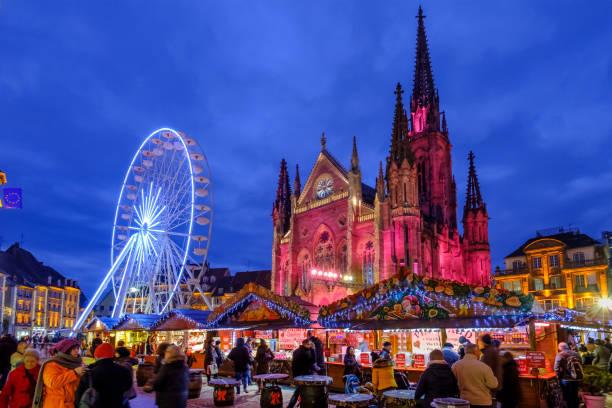 mulhouse zu weihnachten (elsass, frankreich) - mühlhausen stock-fotos und bilder