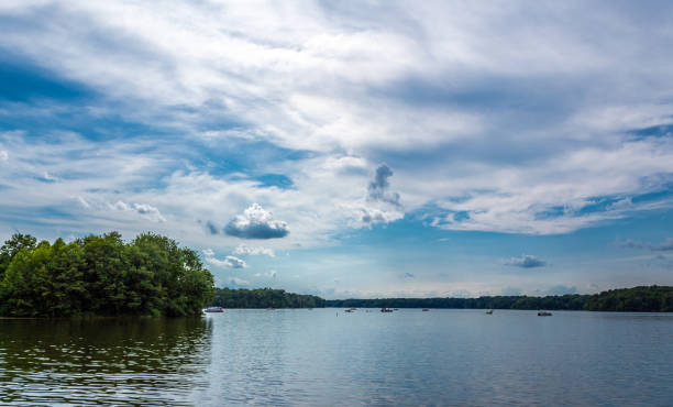 istock Rocky Fork Lake in Hillsboro, Ohio 1010701598