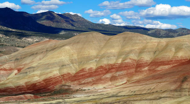 istock Painted Hills, John Day Fossil Beds 1010764966