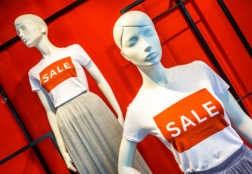 mannequin with sale shirt - photo