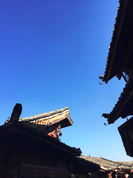 istock Chinese traditional buildings and roofs (Old Town of Lijiang, Yunnan, China) 1010821158