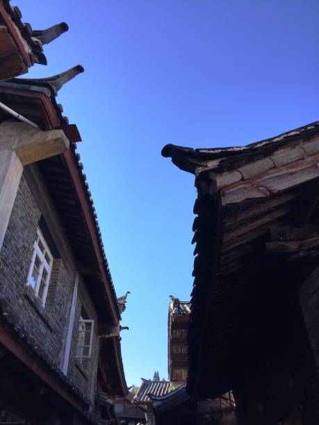 istock Chinese traditional buildings and roofs (Old Town of Lijiang, Yunnan, China) 1010821234