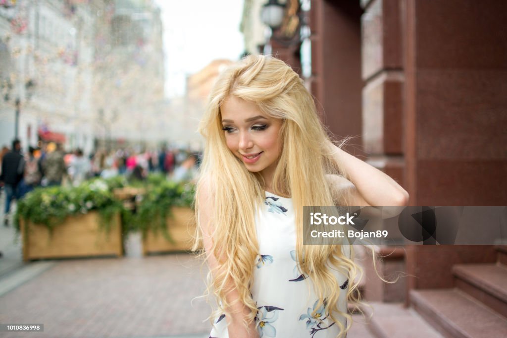 City girl hair in Blonde