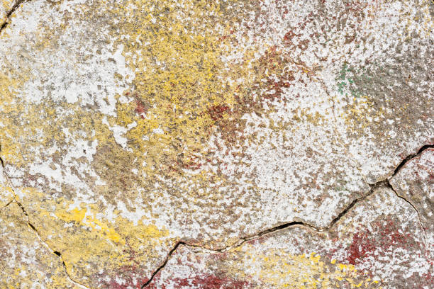 istock Wall fragment with scratches and cracks 1010867010