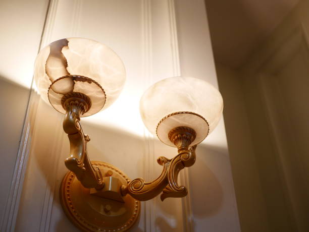 istock Lighting Fixture Patterened Wallpaper 1010986990
