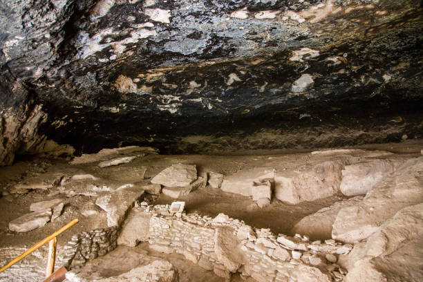 istock Gila Cliff Dwelling National Monument 1010995650