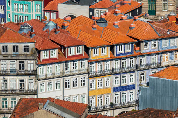 istock Riberia district in Porto, Portugal 1011000716