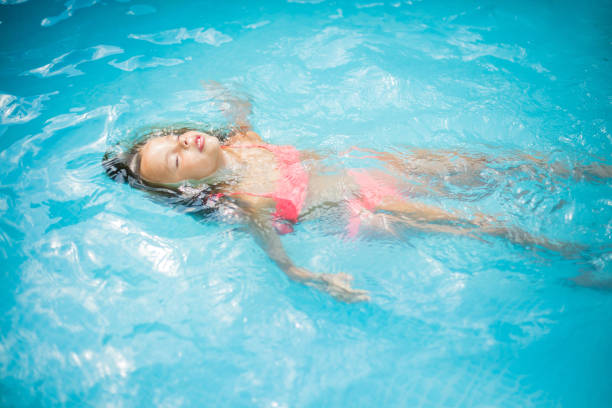 istock Day for enjoying in pool. 1011091660