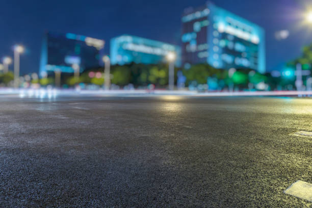 istock Urban street at night 1011128262