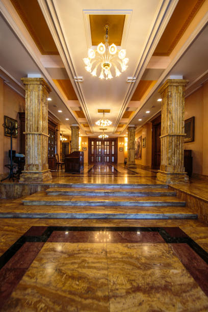 entrée au lobby de luxe - hotel corridor entrance hall entrance photos et images de collection