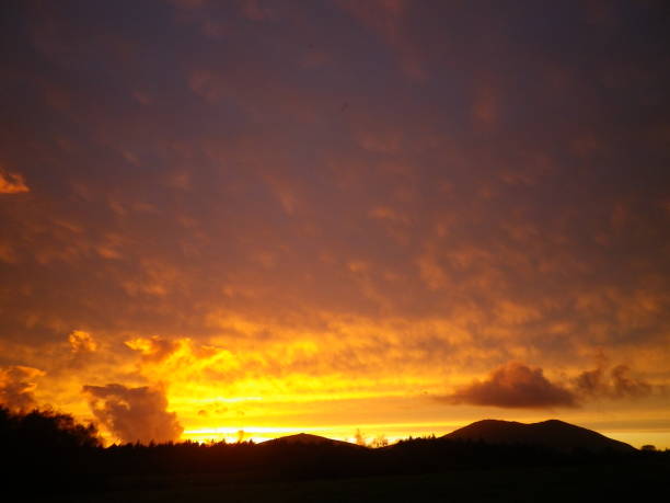 istock Beautiful sunset in North Wales Countryside 1011221248