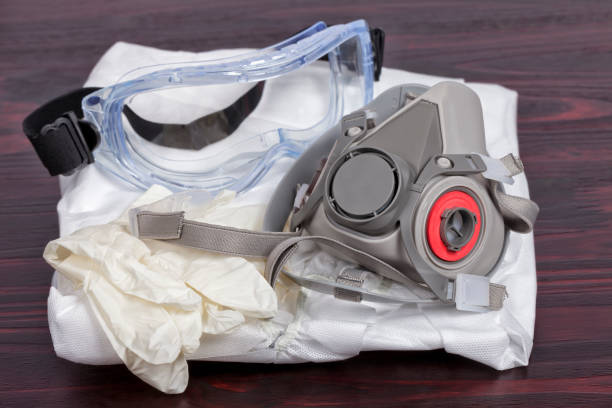 istock Personal protective equipment to paint 1011324020